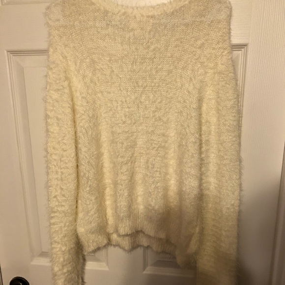 Fuzzy sweater - Picture 2 of 2